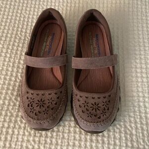 Skechers relaxed fit/ air-cooled memory foam Mary Jane’s